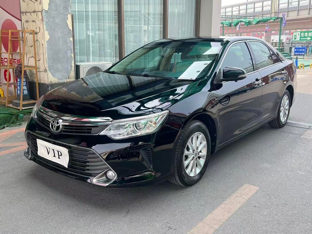 Toyota Camry 2015 — фото автомобиля 1