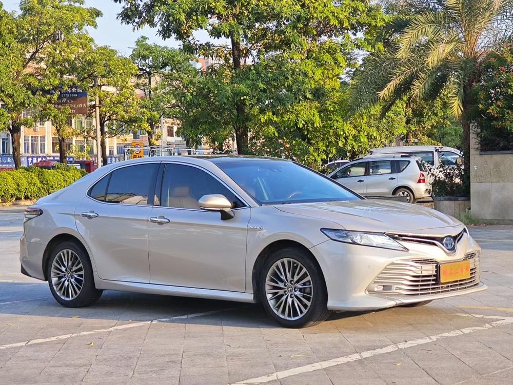 Toyota Camry 2019 — фото автомобиля 1