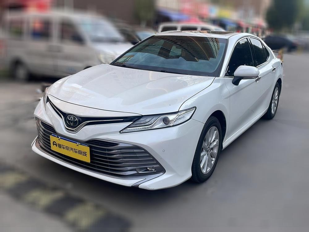 Toyota Camry 2019 — фото автомобиля 1