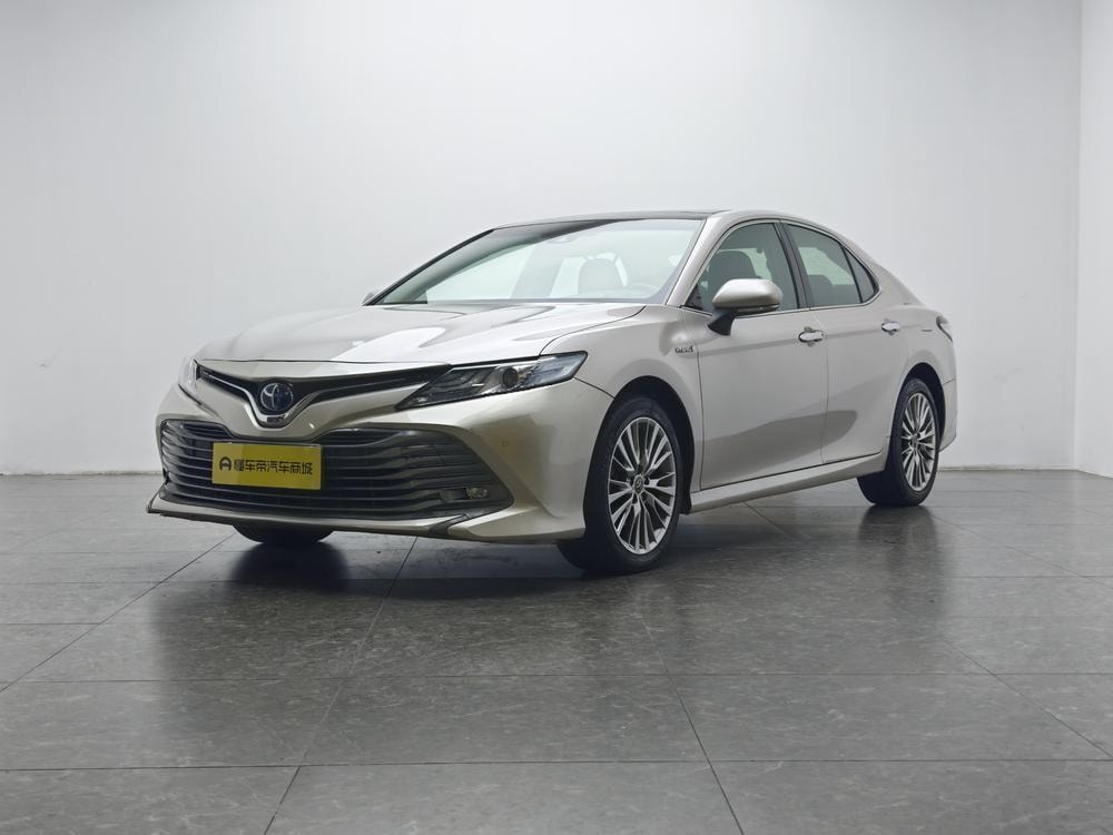 Toyota Camry 2018 — фото автомобиля 1