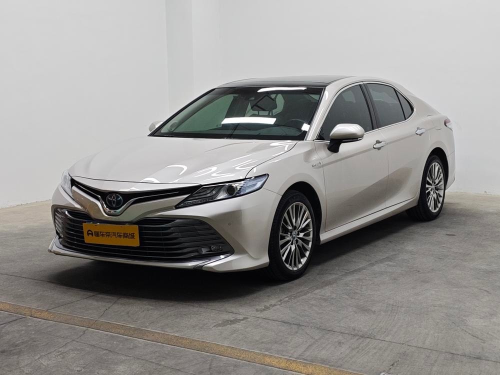 Toyota Camry 2018 — фото автомобиля 1