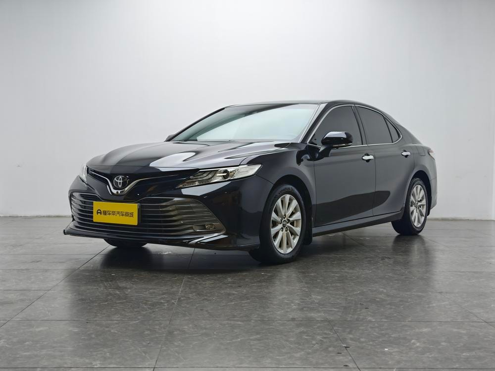 Toyota Camry 2018 — фото автомобиля 1