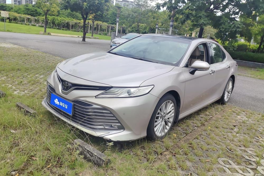 Toyota Camry 2018 — фото автомобиля 1