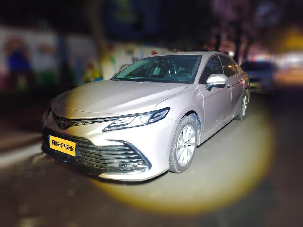 Toyota Camry 2021 — фото автомобиля
