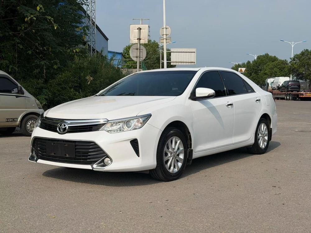 Toyota Camry 2016 — фото автомобиля 1