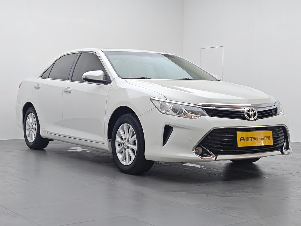 Toyota Camry 2016 — фото автомобиля