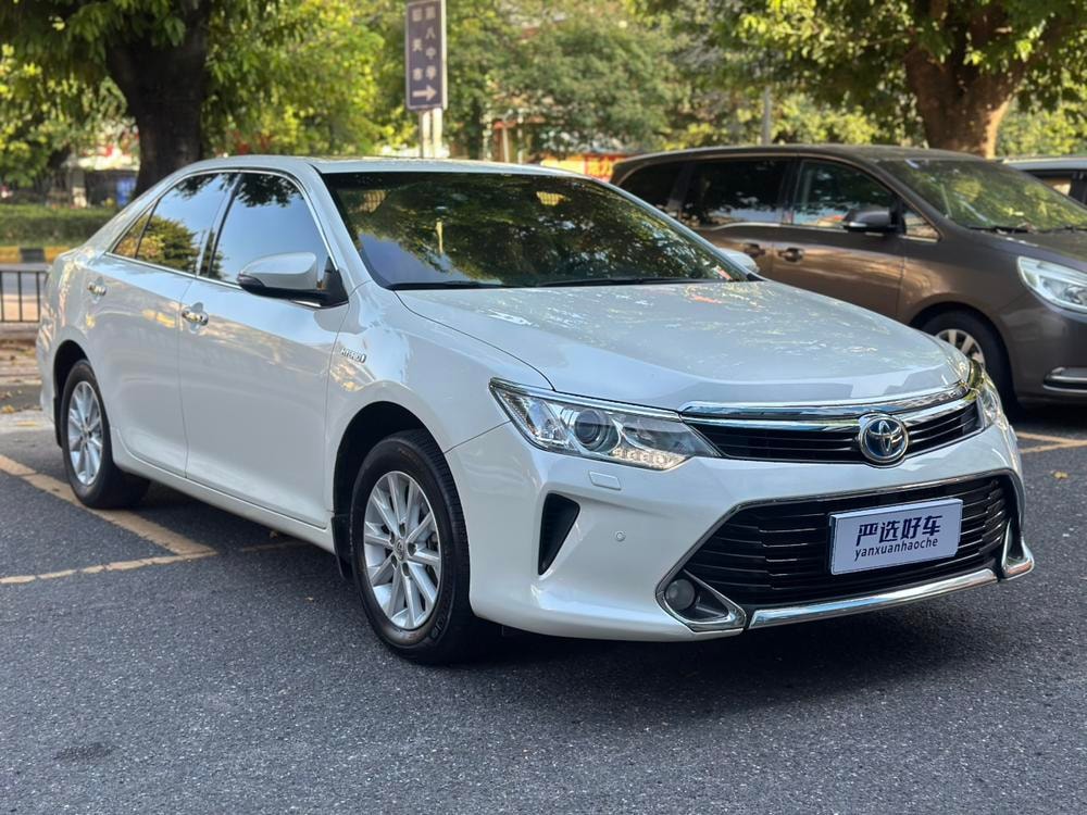 Toyota Camry 2016 — фото автомобиля 1