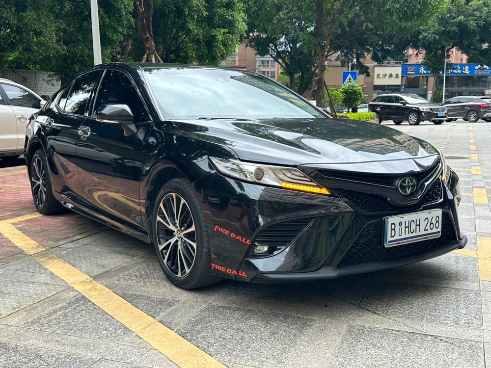 Toyota Camry 2019 — фото автомобиля 1