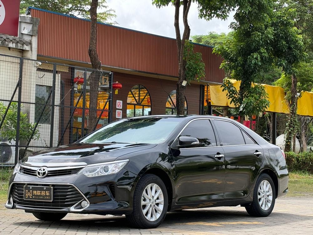 Toyota Camry 2016 — фото автомобиля