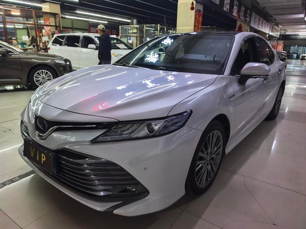 Toyota Camry 2018 — фото автомобиля 1