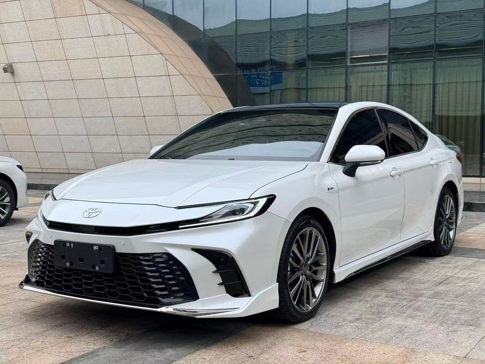 Toyota Camry 2024 — фото автомобиля