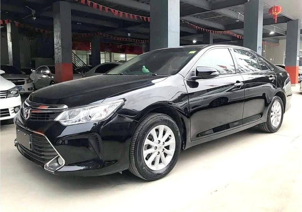 Toyota Camry 2015 — фото автомобиля
