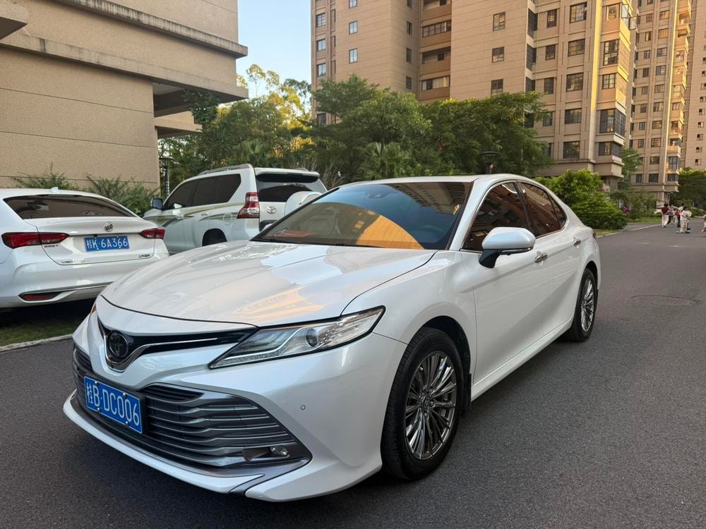 Toyota Camry 2019 — фото автомобиля 1