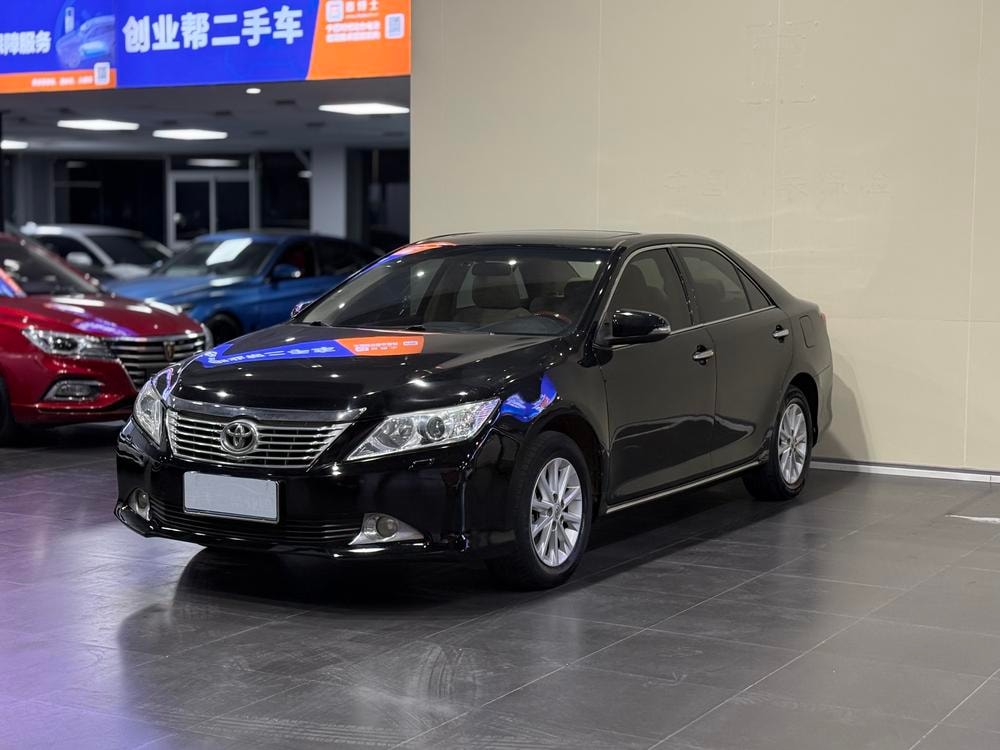 Toyota Camry 2012 — фото автомобиля 1