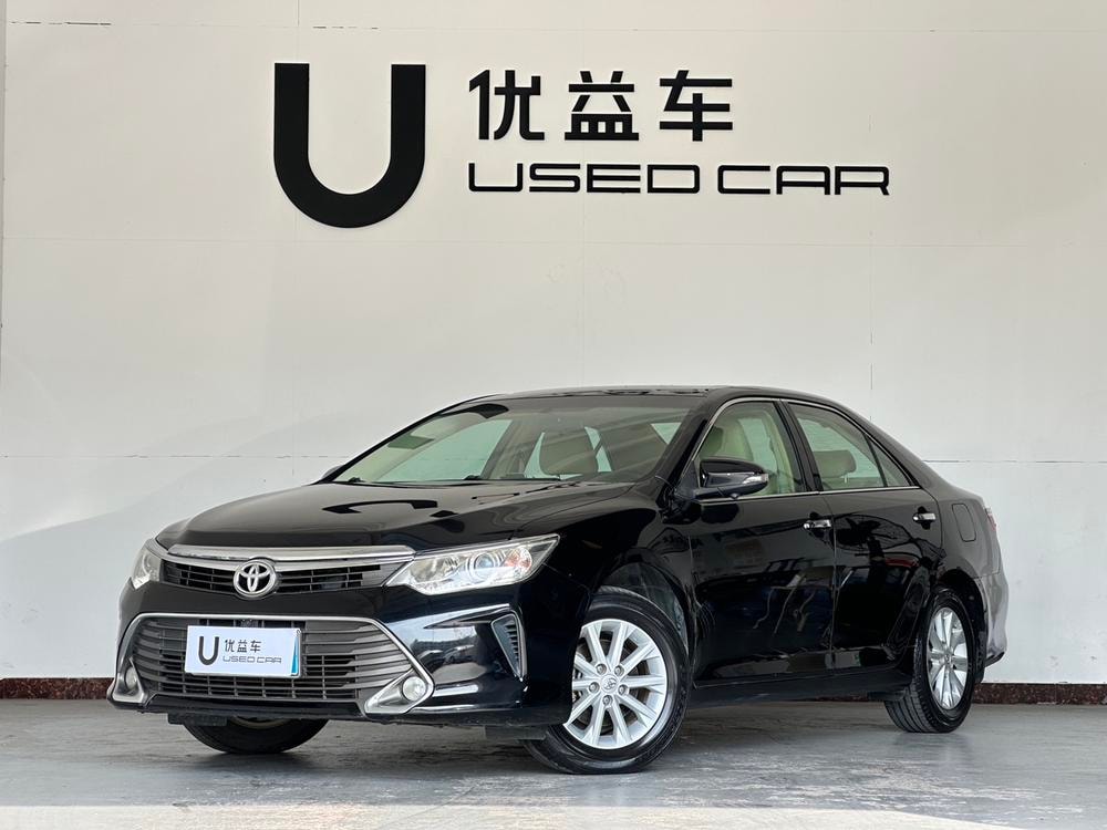 Toyota Camry 2015 — фото автомобиля