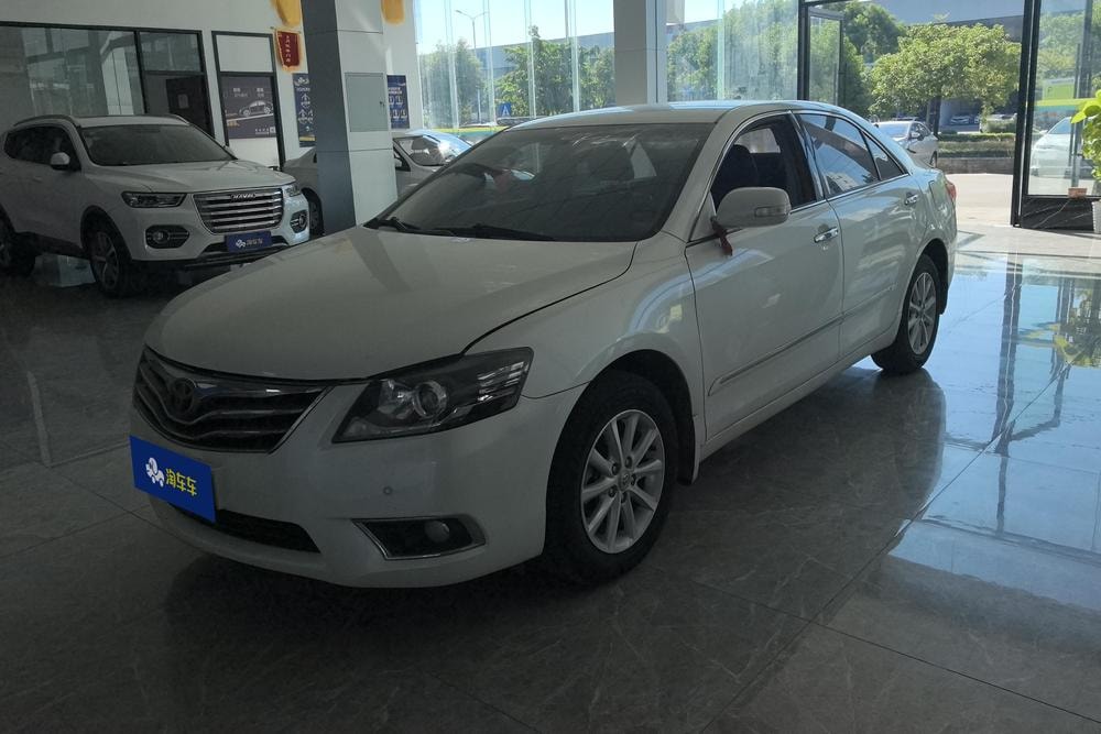 Toyota Camry 2013 — фото автомобиля 1