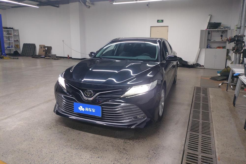 Toyota Camry 2018 — фото автомобиля 1