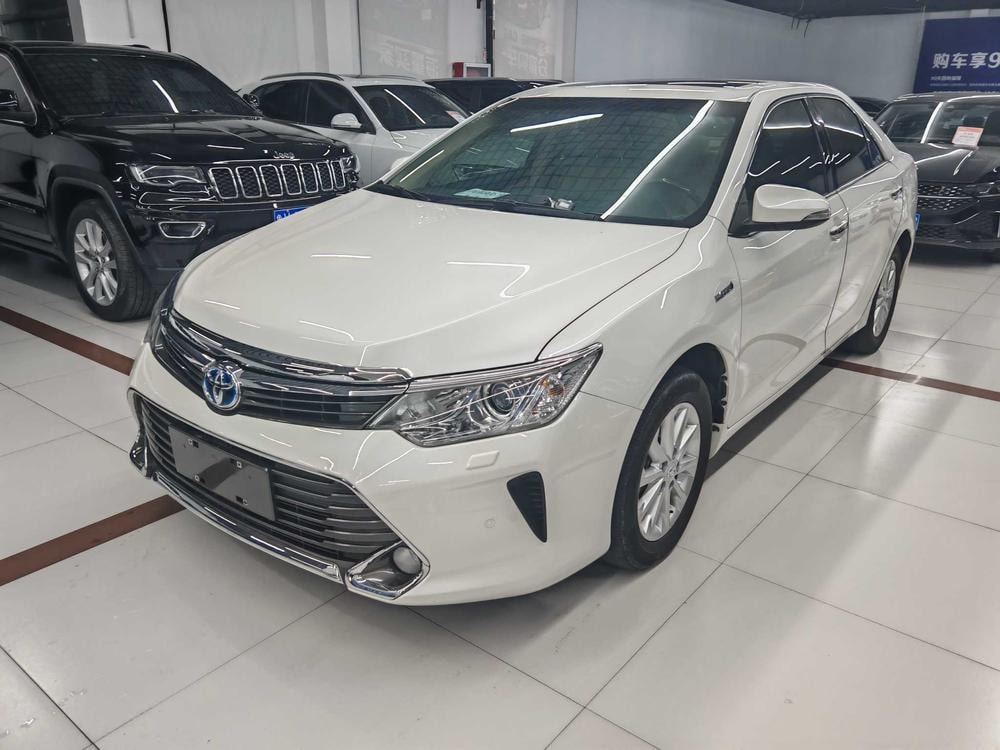 Toyota Camry 2016 — фото автомобиля 1