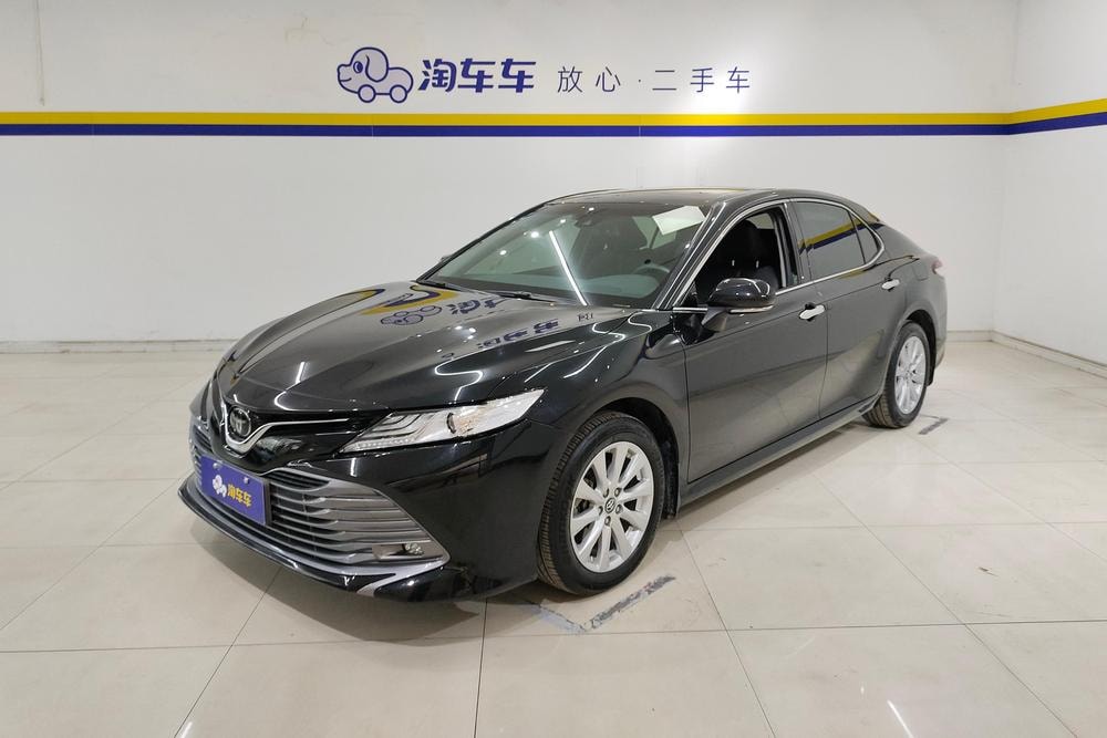 Toyota Camry 2019 — фото автомобиля 1