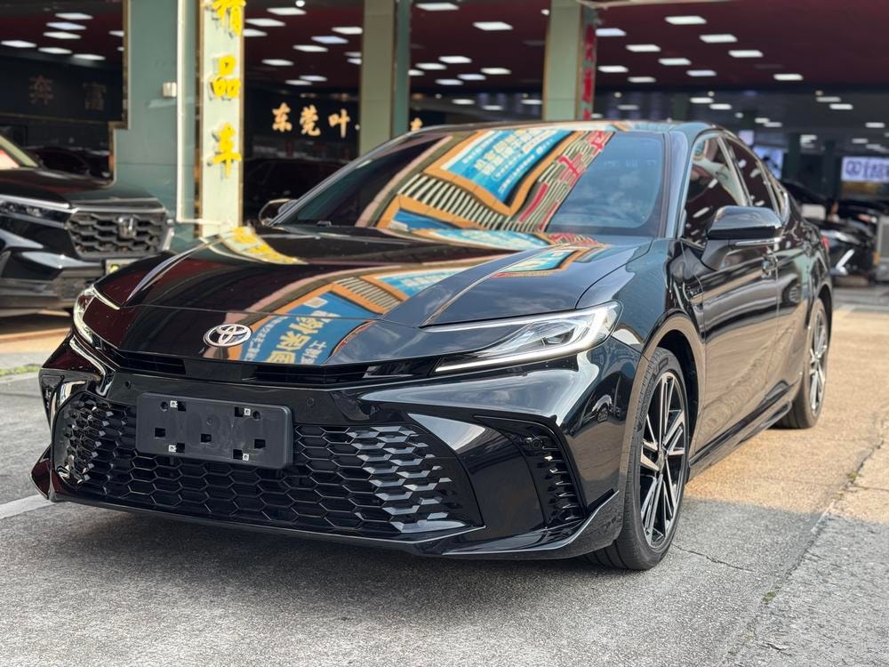 Toyota Camry 2024 — фото автомобиля