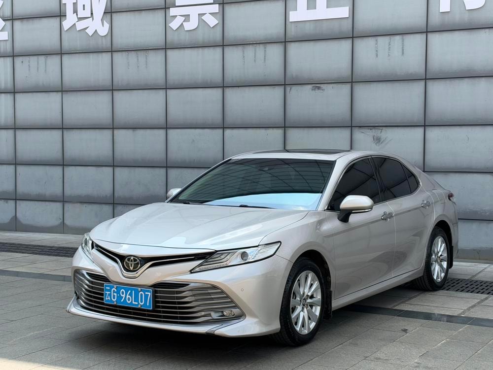 Toyota Camry 2019 — фото автомобиля 1