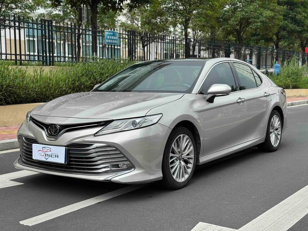 Toyota Camry 2019 — фото автомобиля 1