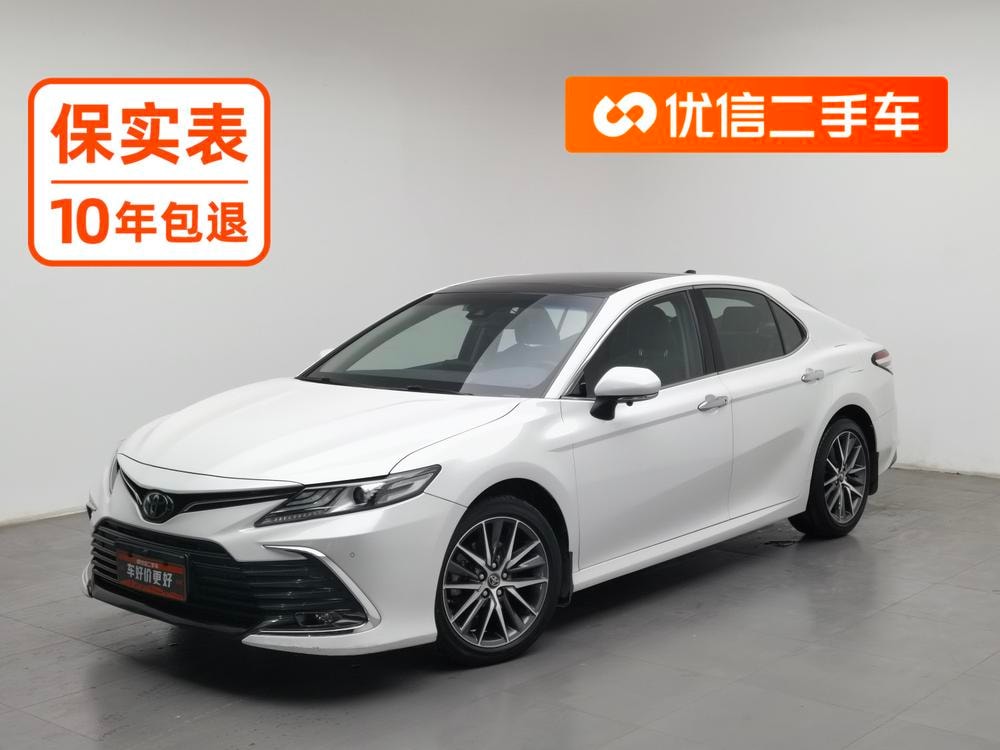 Toyota Camry 2021 — фото автомобиля