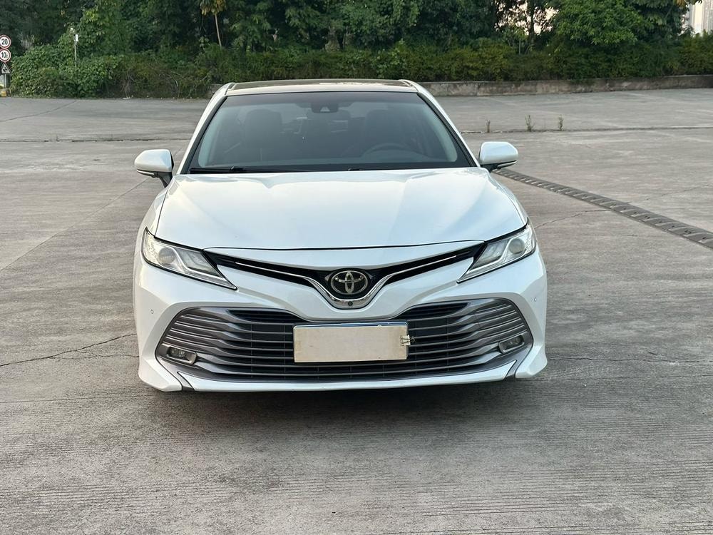 Toyota Camry 2018 — фото автомобиля 1