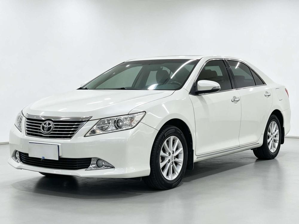 Toyota Camry 2013 — фото автомобиля 1