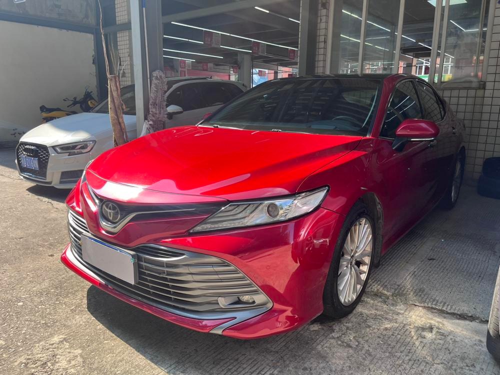 Toyota Camry 2018 — фото автомобиля 1