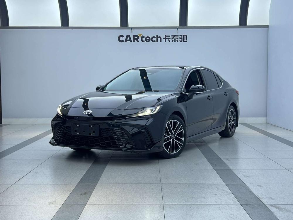 Toyota Camry 2026 — фото автомобиля