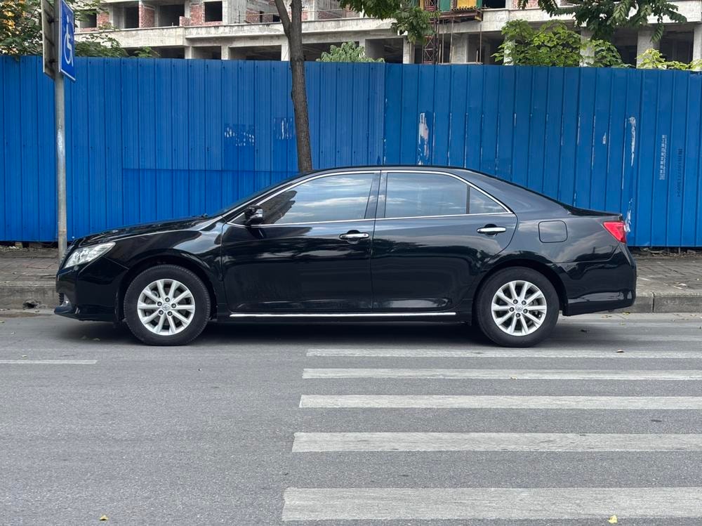 Toyota Camry 2012 — фото автомобиля