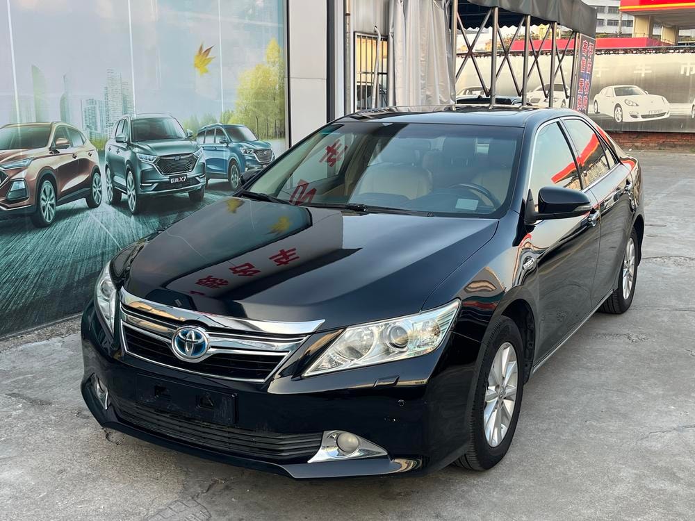 Toyota Camry 2012 — фото автомобиля