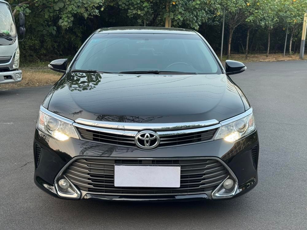 Toyota Camry 2015 — фото автомобиля