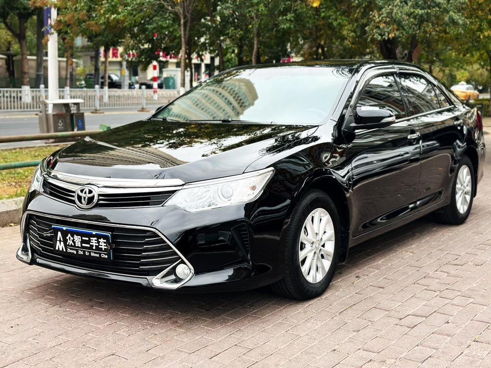 Toyota Camry 2016 — фото автомобиля