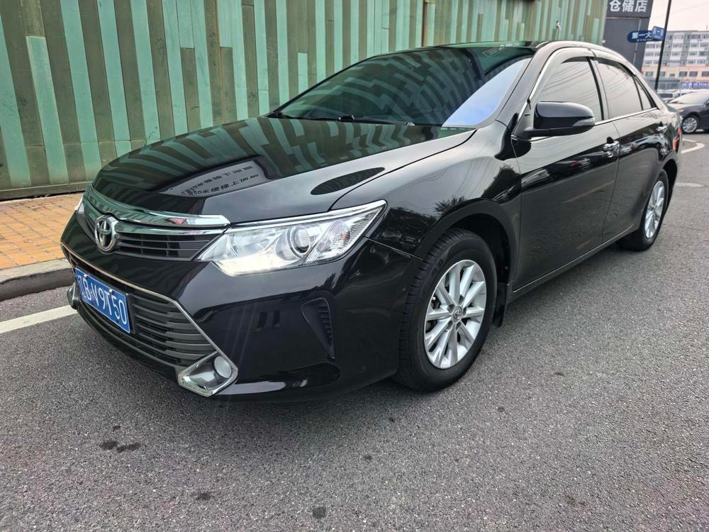 Toyota Camry 2016 — фото автомобиля