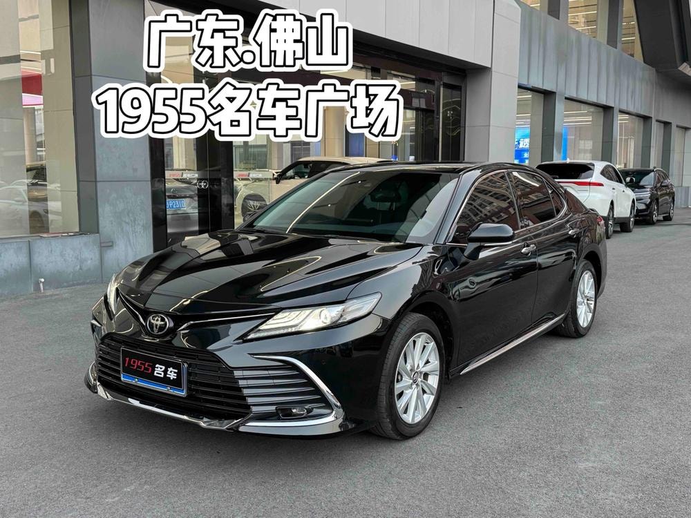 Toyota Camry 2023 — фото автомобиля
