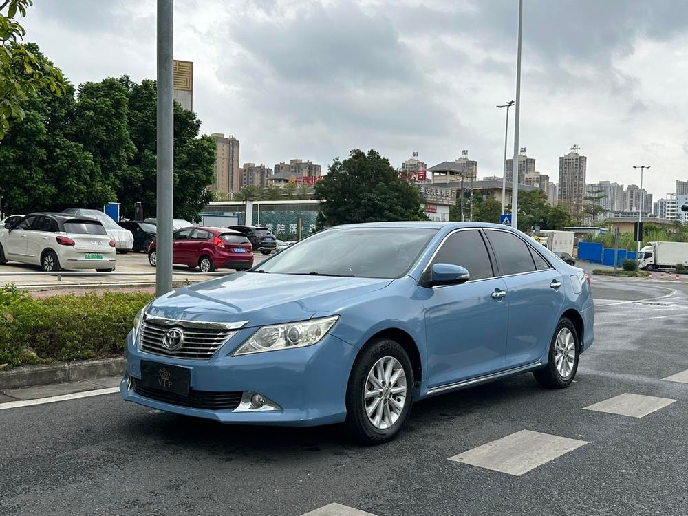 Toyota Camry 2012 — фото автомобиля 1