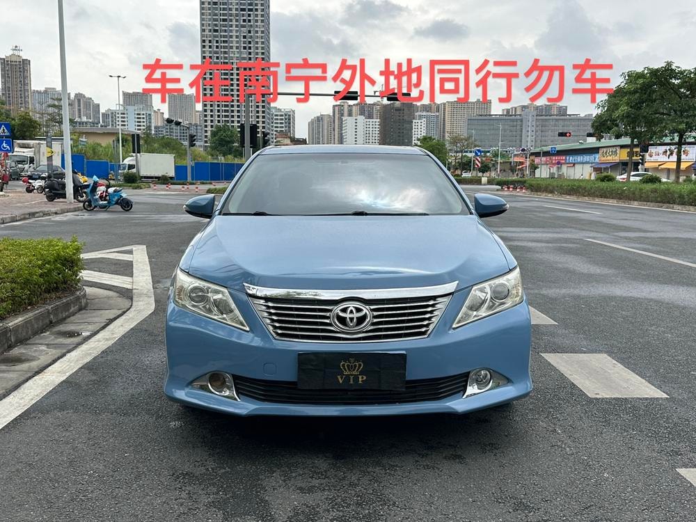 Toyota Camry 2012 — фото автомобиля