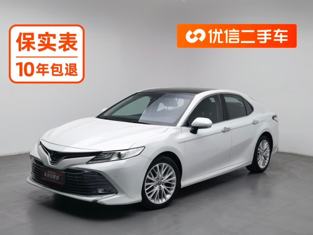 Toyota Camry 2018 — фото автомобиля