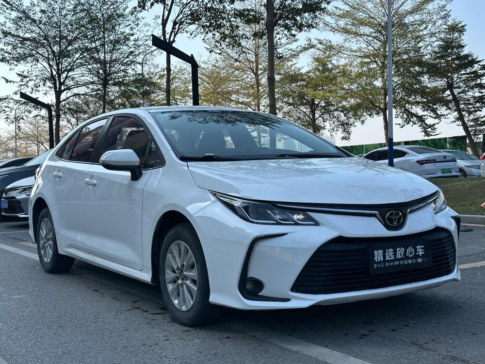 Toyota Corolla 2023 — фото автомобиля