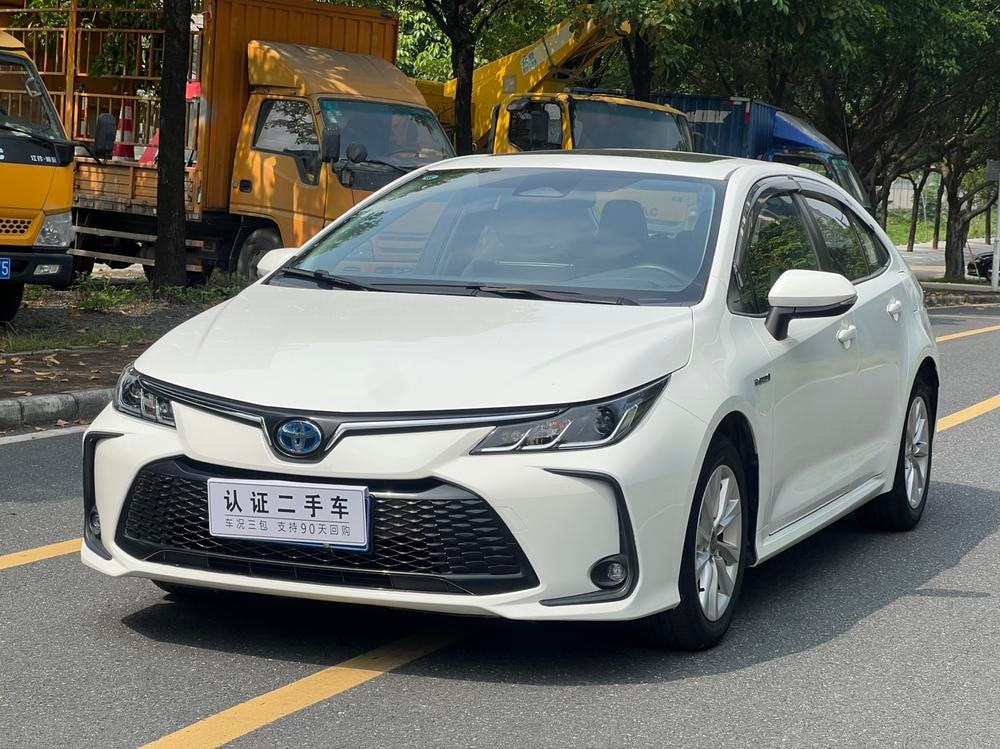Toyota Corolla 2023 — фото автомобиля 1