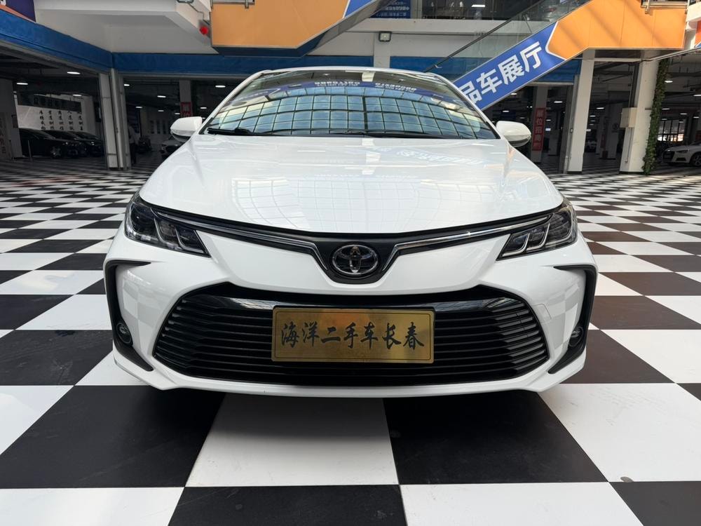 Toyota Corolla 2021 — фото автомобиля