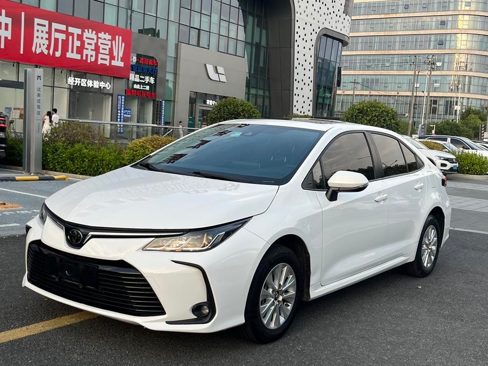 Toyota Corolla 2021 — фото автомобиля