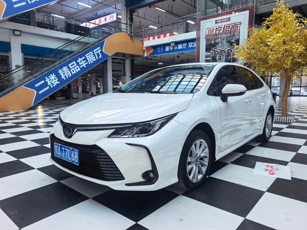 Toyota Corolla 2023 — фото автомобиля 1