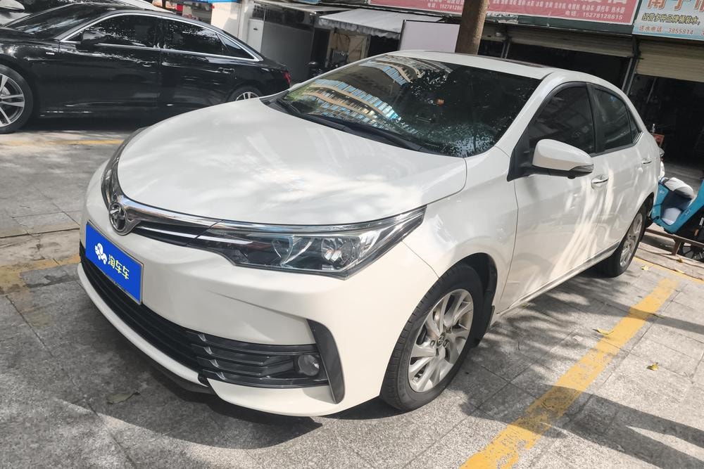 Toyota Corolla 2017 — фото автомобиля