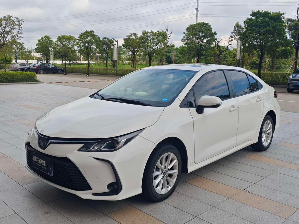Toyota Corolla 2021 — фото автомобиля 1