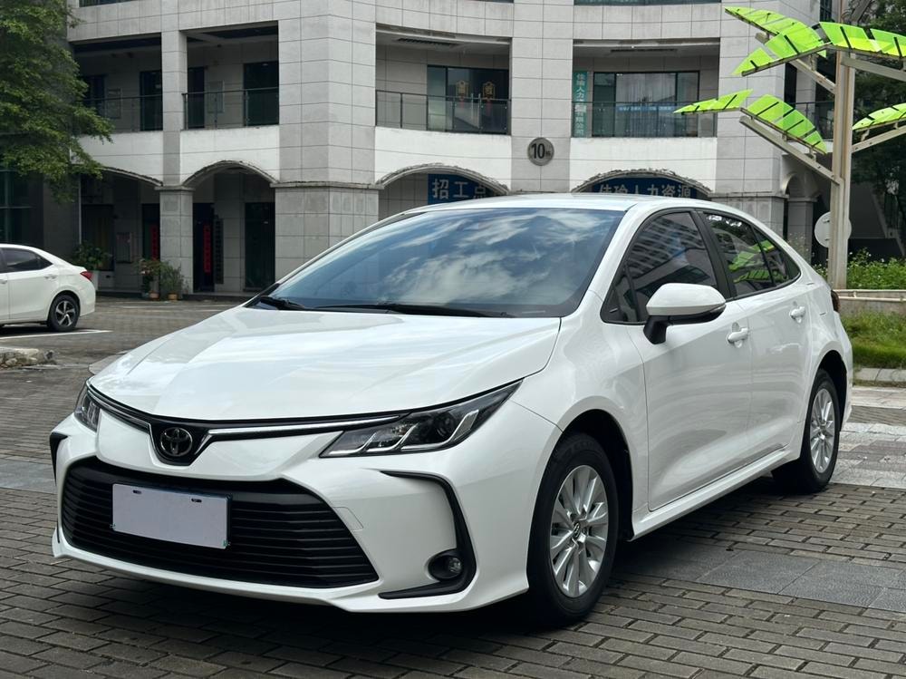Toyota Corolla 2022 — фото автомобиля