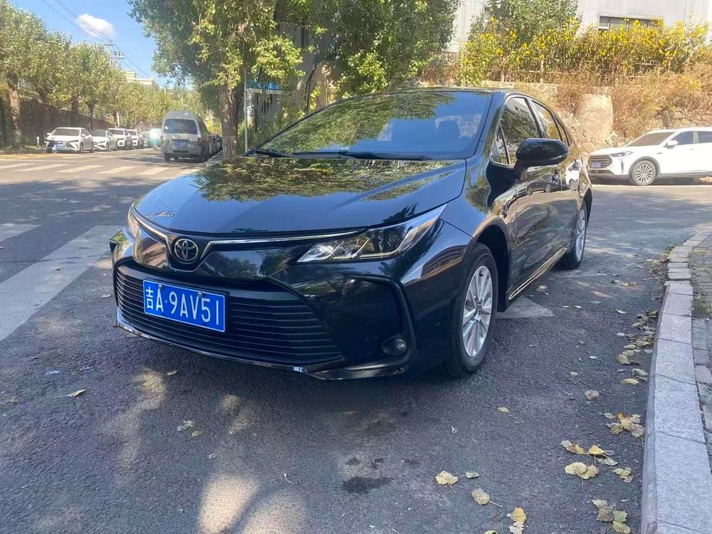 Toyota Corolla 2023 — фото автомобиля 1