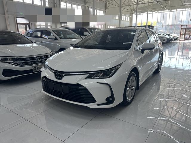 Toyota Corolla 2023 — фото автомобиля 1